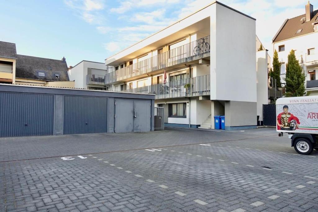 Stylisches Studio Mit Privatem Stellplatz Wenige Minuten Von Der Innenstadt & Mosel โคเบลนซ์ ภายนอก รูปภาพ