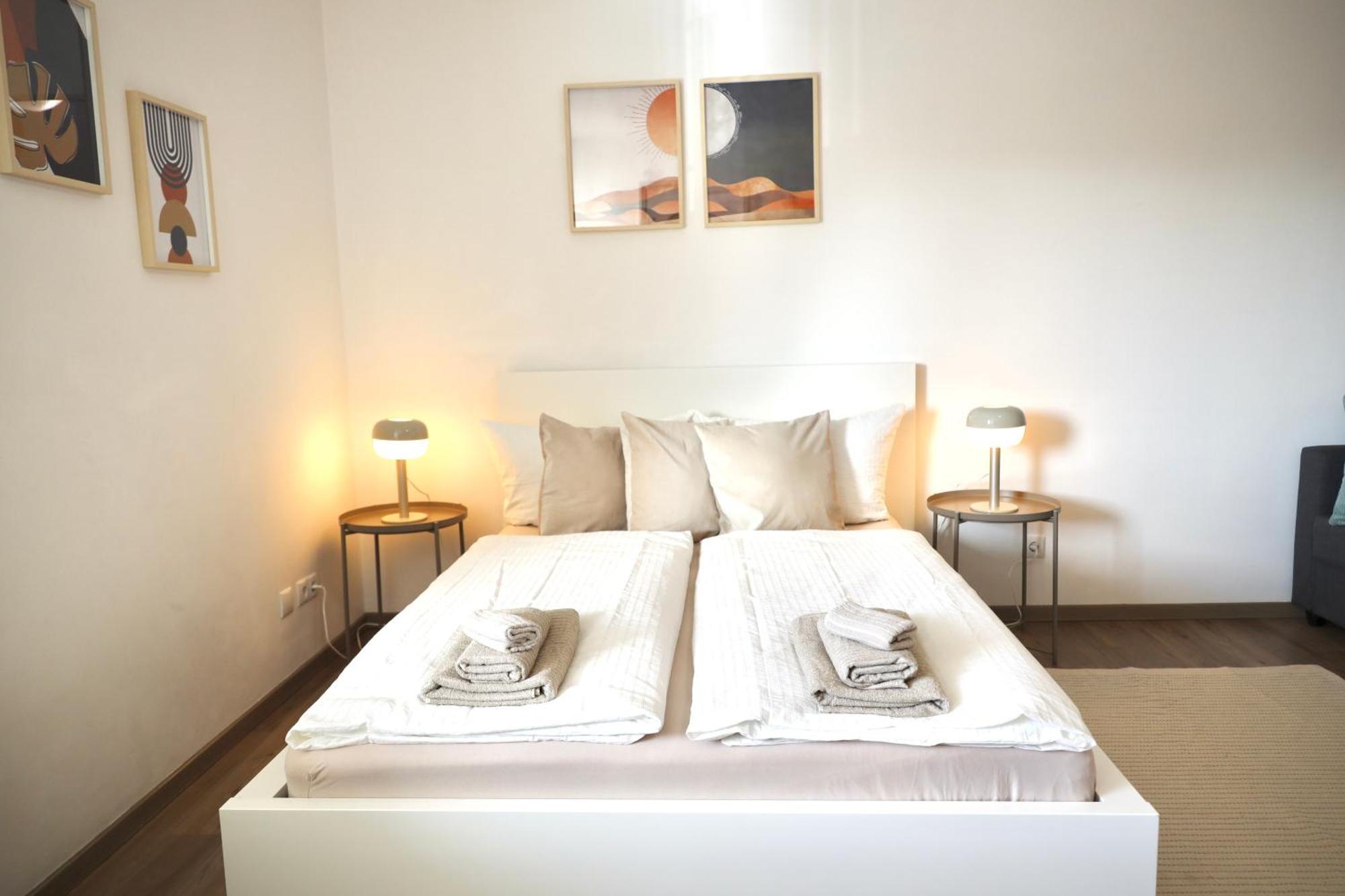 Stylisches Studio Mit Privatem Stellplatz Wenige Minuten Von Der Innenstadt & Mosel โคเบลนซ์ ภายนอก รูปภาพ